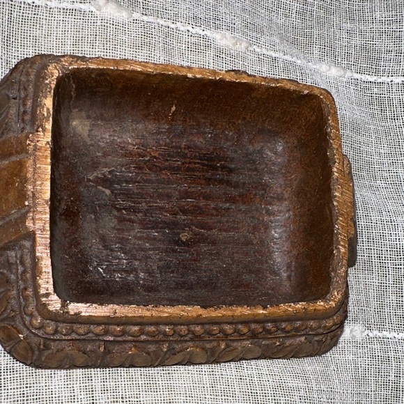 Victorian or Antique Intricately Hand Carved Wooden Trinket Box Removeable Lid - Picture 14 of 16